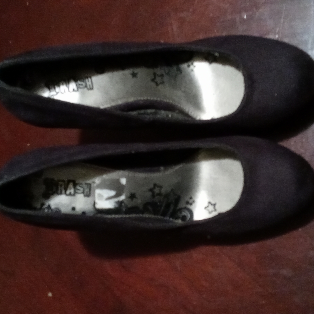 Shoes - Picture 2 of 3